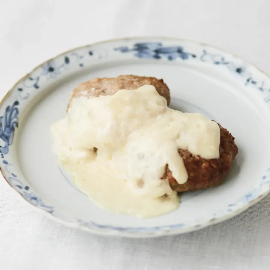 とろっとチーズソースハンバーグ