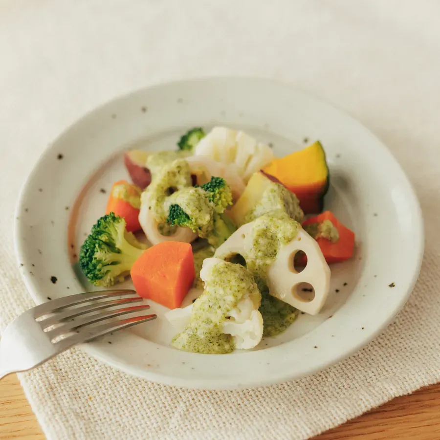 蒸し野菜のジェノベーゼソース