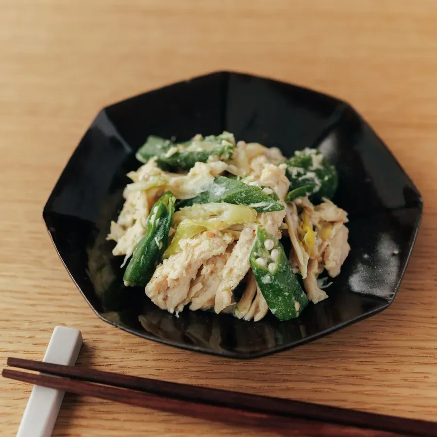 蒸し鶏とオクラの和風ナムル